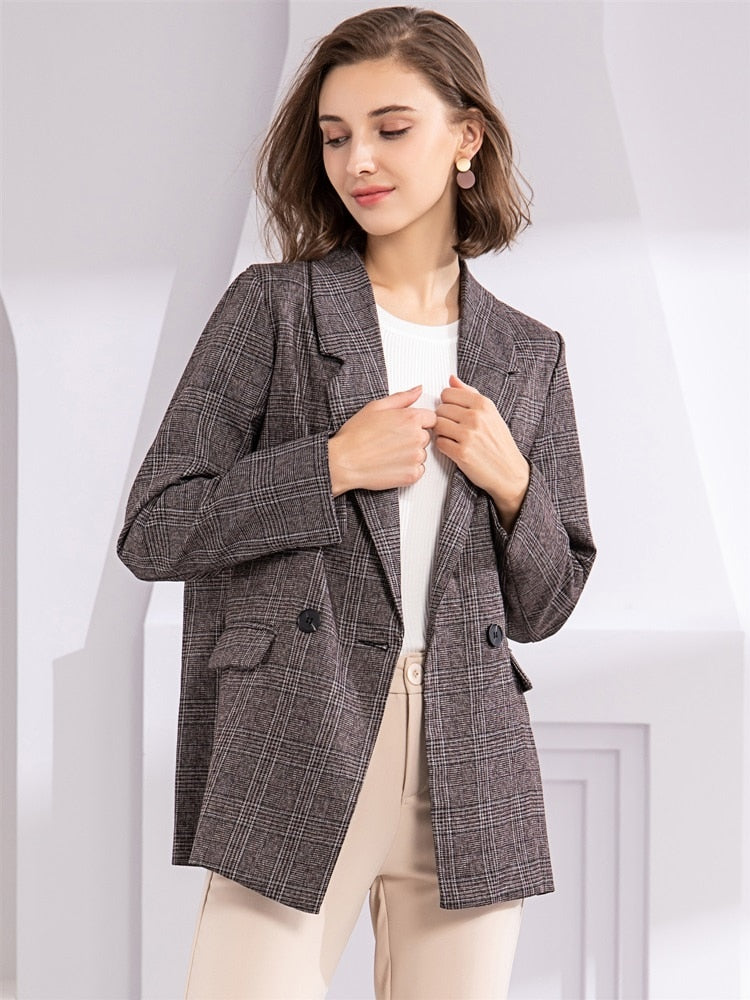 Well Tailored Garment with a Graceful Silhouette