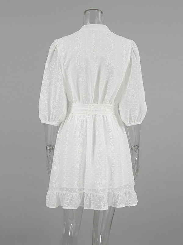 Effortlessly Elegant Dress with a Timeless Design