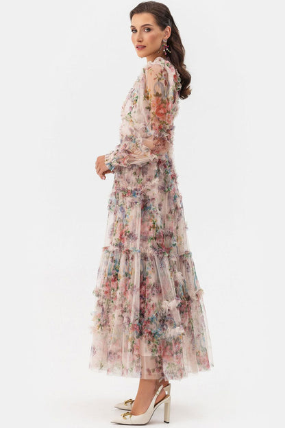 Gracefully Styled Dress for Any Occasion