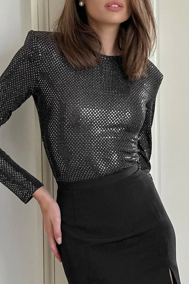 Well Tailored Top with a Graceful Silhouette
