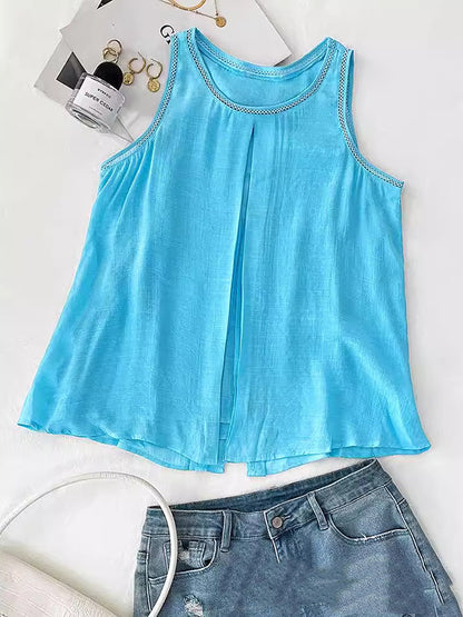 Well Tailored Top with a Graceful Silhouette
