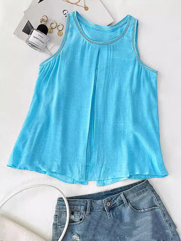 Well Tailored Top with a Graceful Silhouette