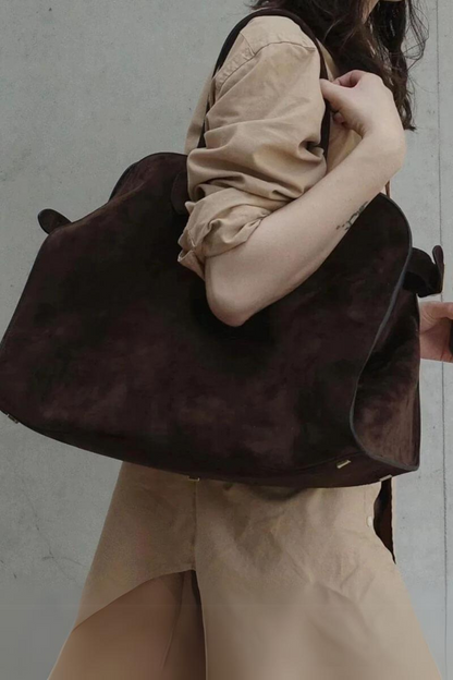 Sophisticated Bag with a Clean Classic Look
