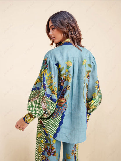 Effortlessly Elegant Garment with a Timeless Design