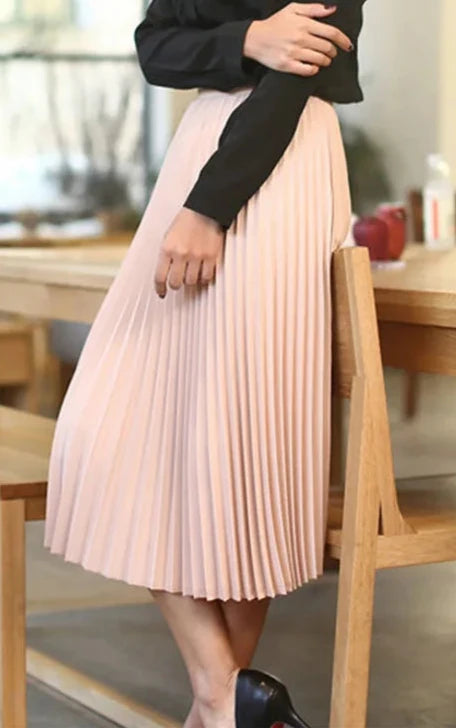 Effortlessly Elegant Garment with a Timeless Design