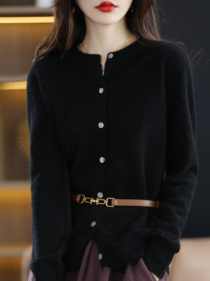 Well Tailored Cardigan with a Graceful Silhouette