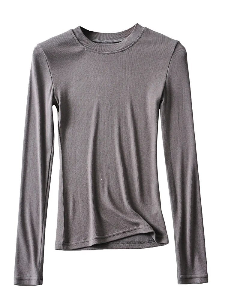 Well Tailored T-Shirt with a Graceful Silhouette