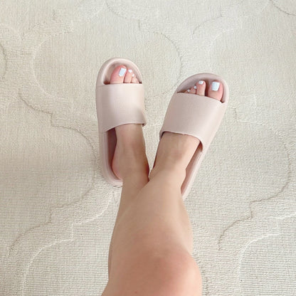 Classic Vintage Sandals with a Flattering Fit
