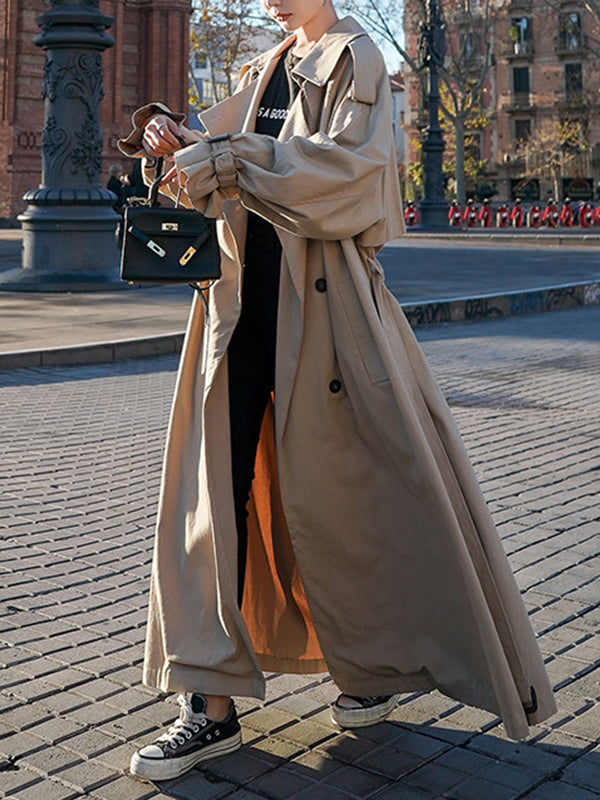 Well Tailored Coat with a Graceful Silhouette