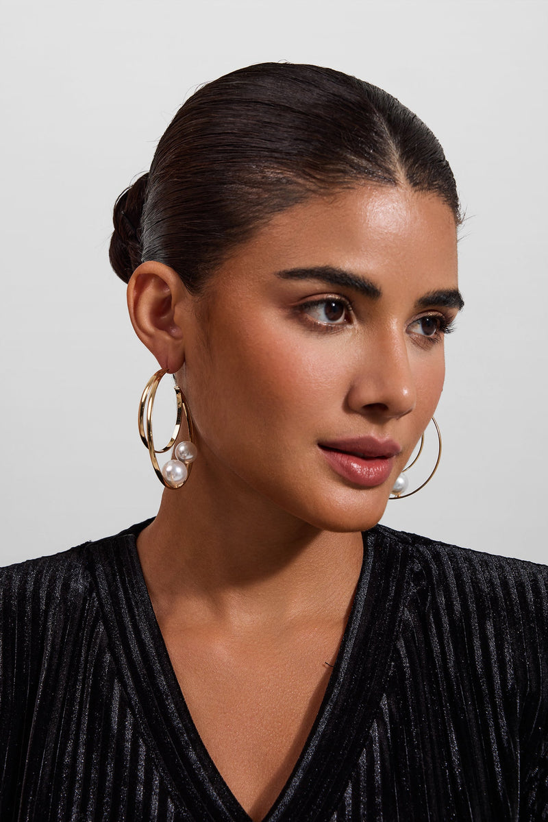 Gracefully Styled Garment for Any Occasion
