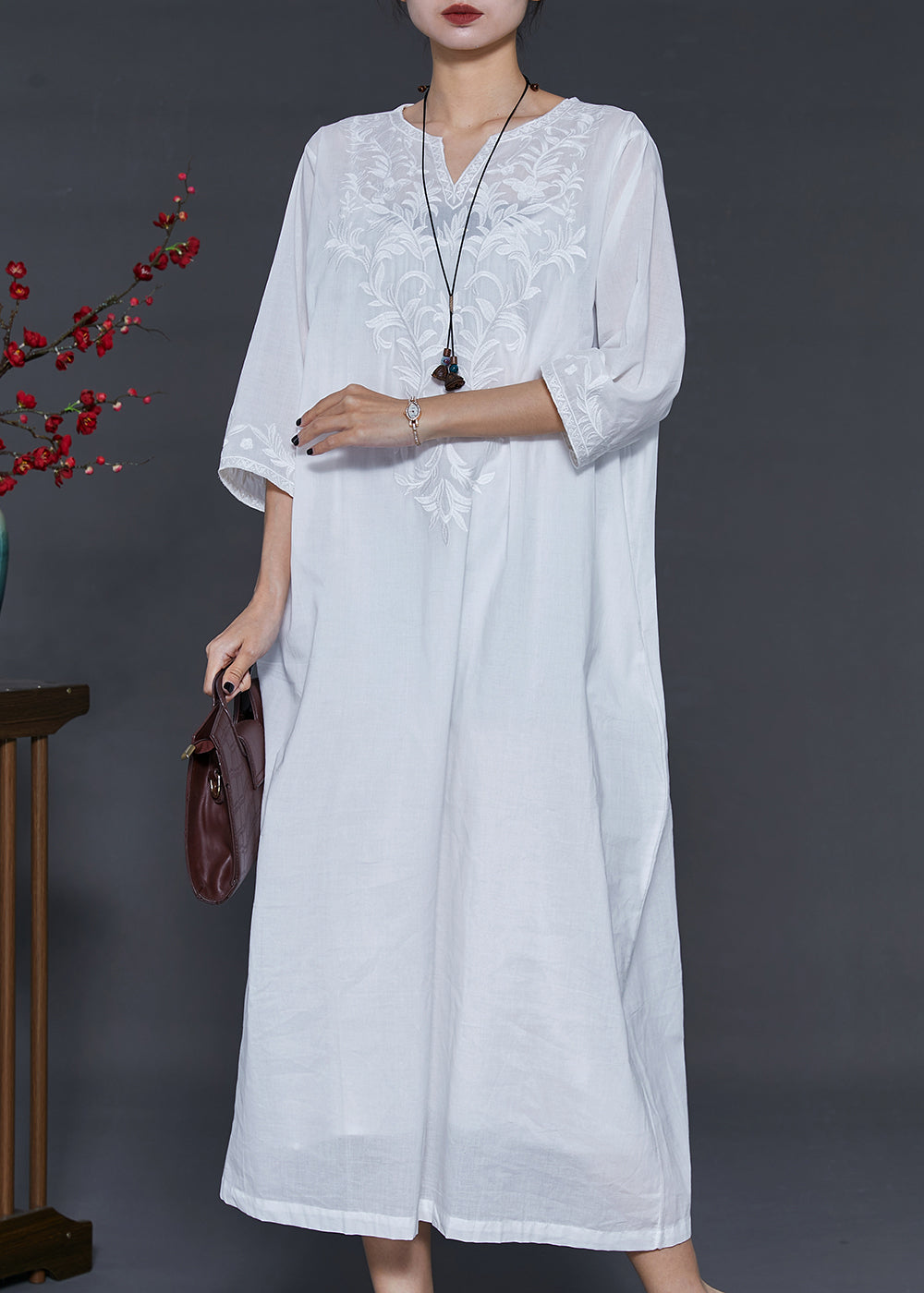 Beautifully Finished Dress in a Timeless Design