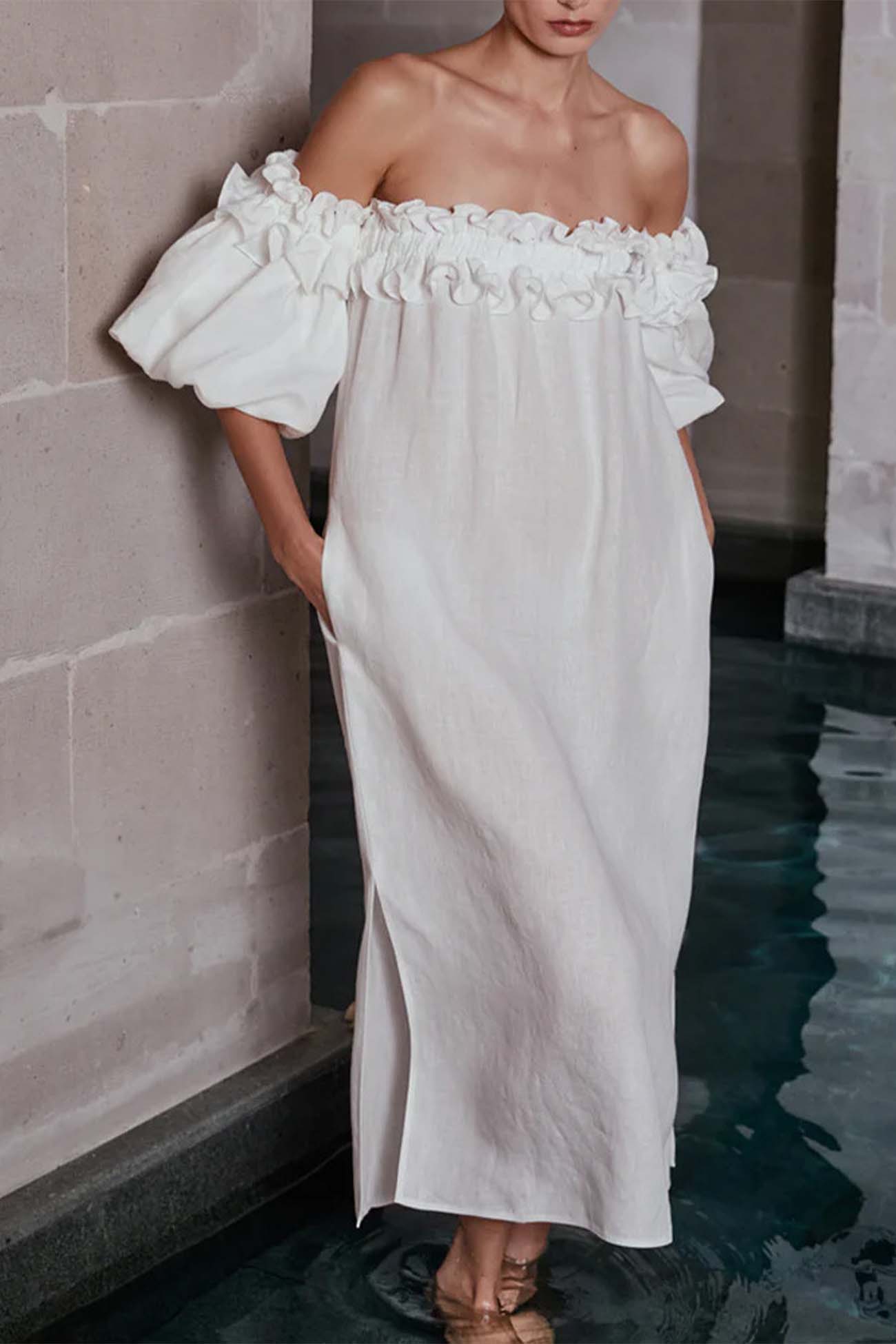 Well Tailored Dress with a Graceful Silhouette