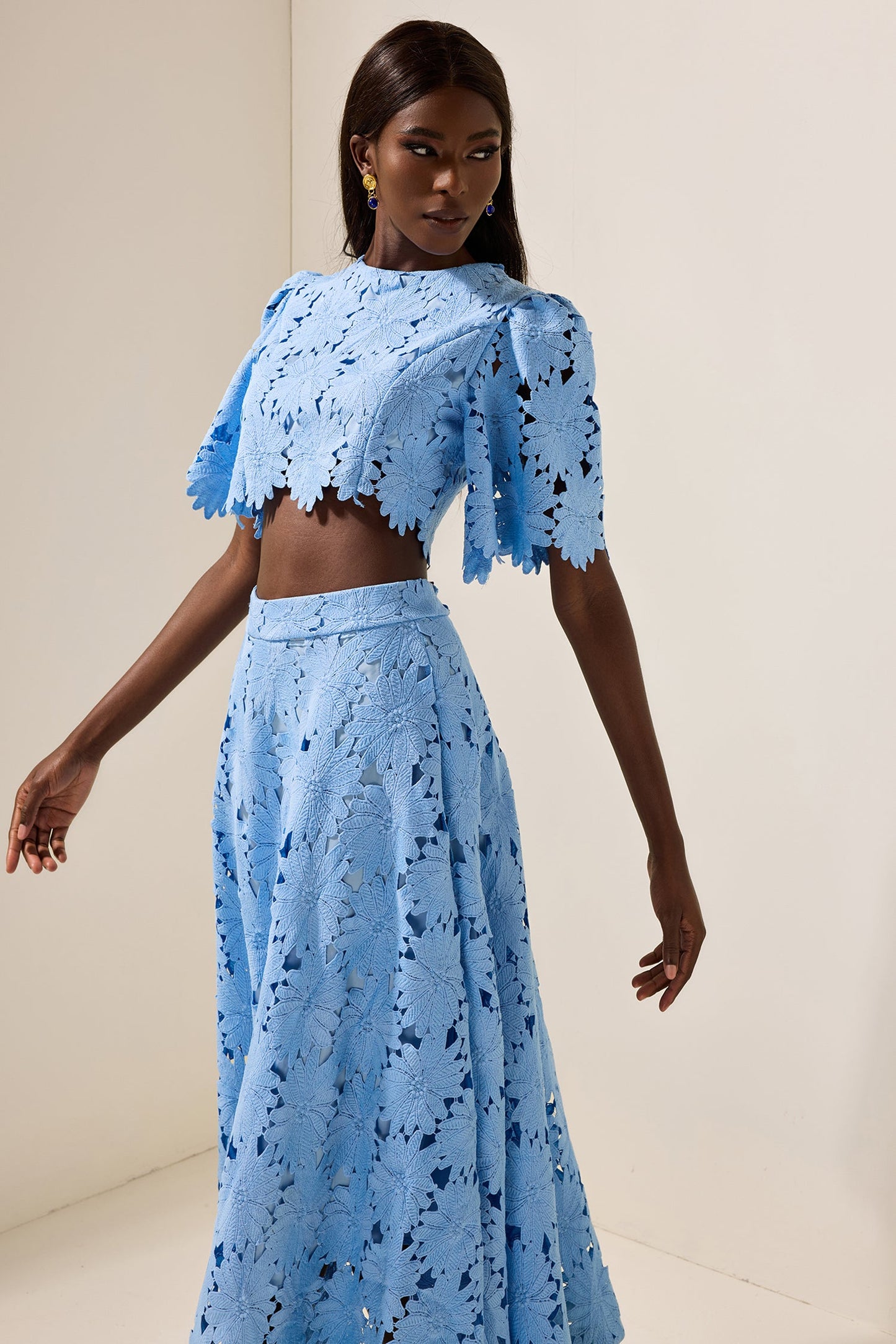 Well Tailored Top with a Graceful Silhouette