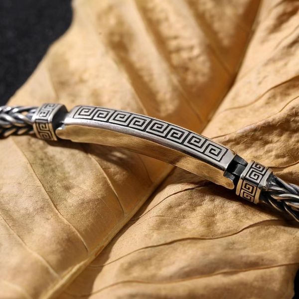Beautifully Finished Garment in a Timeless Design