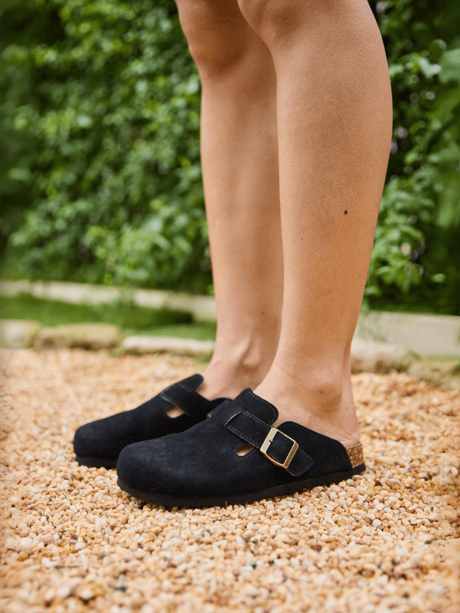 Effortlessly Elegant Garment with a Timeless Design