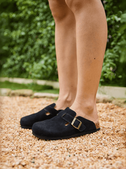 Effortlessly Elegant Garment with a Timeless Design