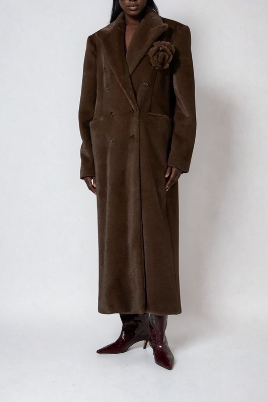 Polished Coat with an Effortless Classic Look