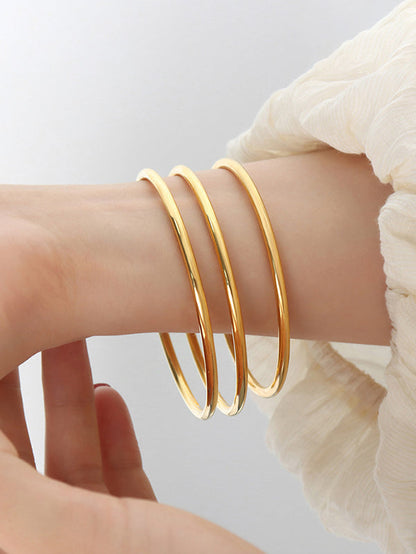Gracefully Styled Garment for Any Occasion
