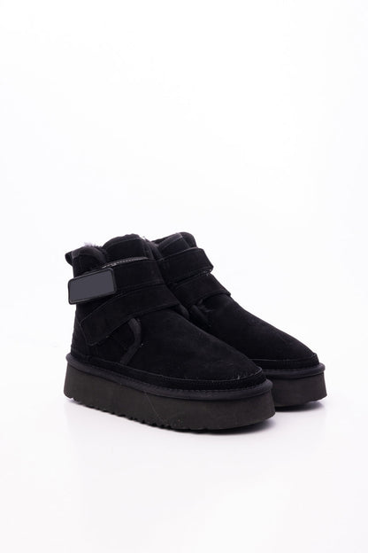 Well Tailored Boots with a Graceful Silhouette