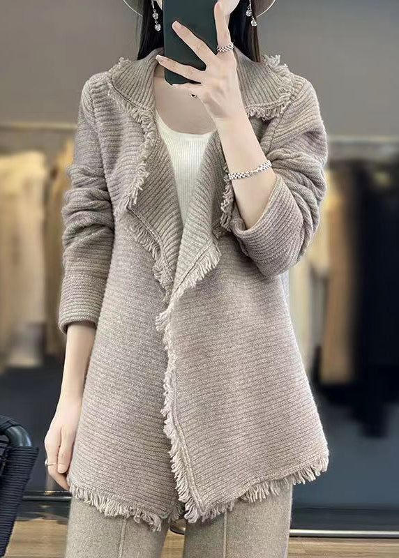 Well Tailored Cardigan with a Graceful Silhouette