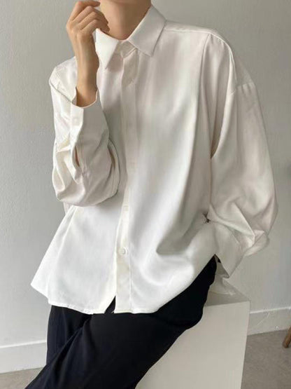 Sophisticated Blouse with a Clean Classic Look