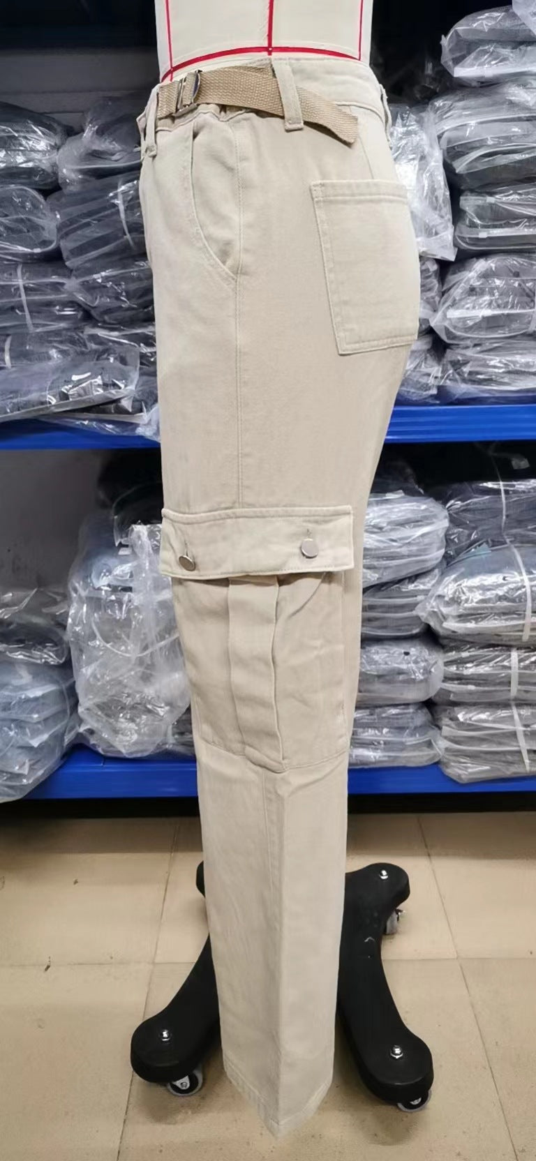 Elegantly Styled Trousers for Everyday Wear