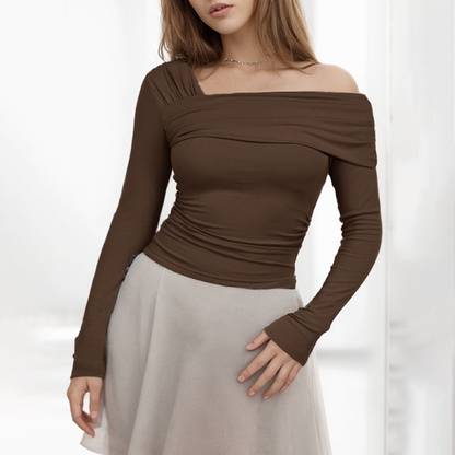Well Tailored T-Shirt with a Graceful Silhouette