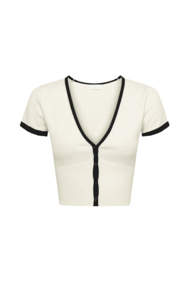 Effortlessly Elegant Garment with a Timeless Design