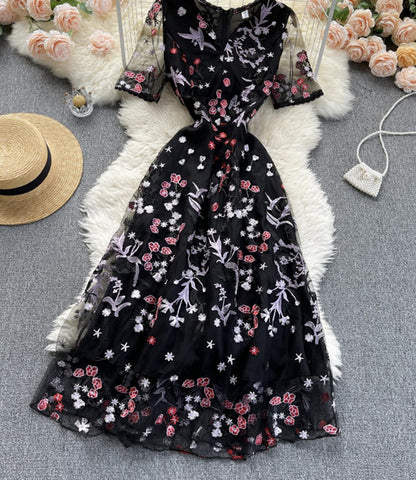 Well Tailored Dress with a Graceful Silhouette