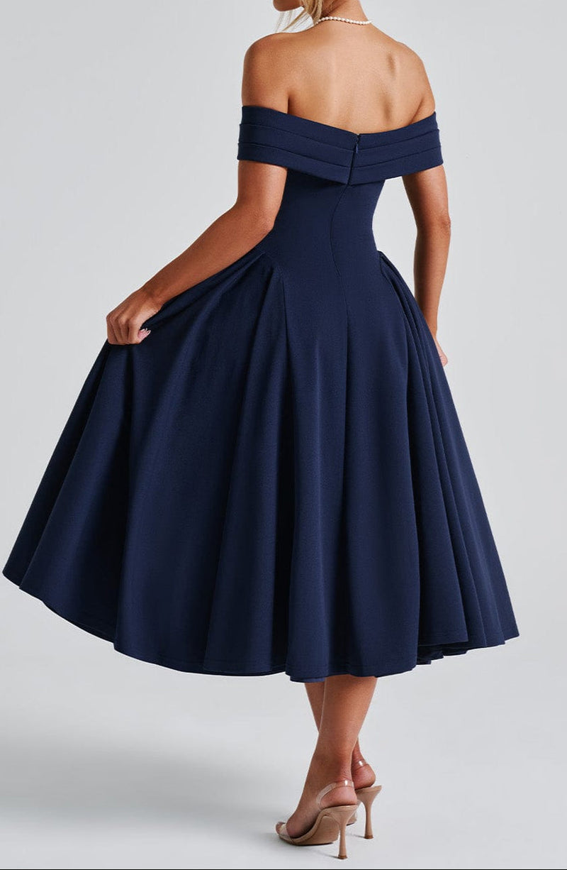 Polished Dress with an Effortless Classic Look