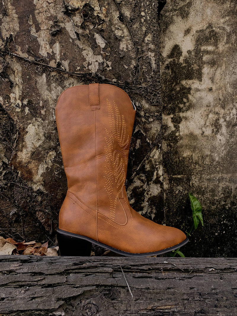 Gracefully Styled Boots for Any Occasion