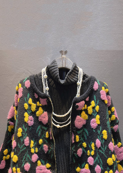 Effortlessly Elegant Coat with a Timeless Design