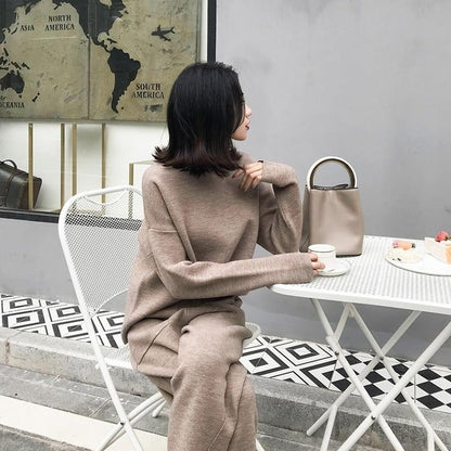 Classic Vintage Sweater with a Flattering Fit