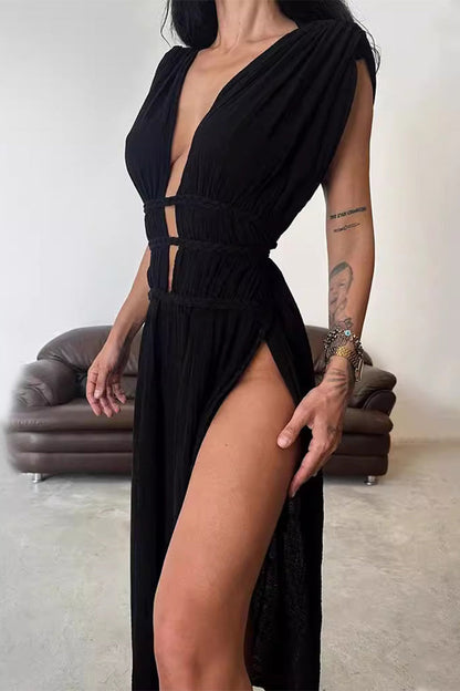Beautifully Finished Dress in a Timeless Design