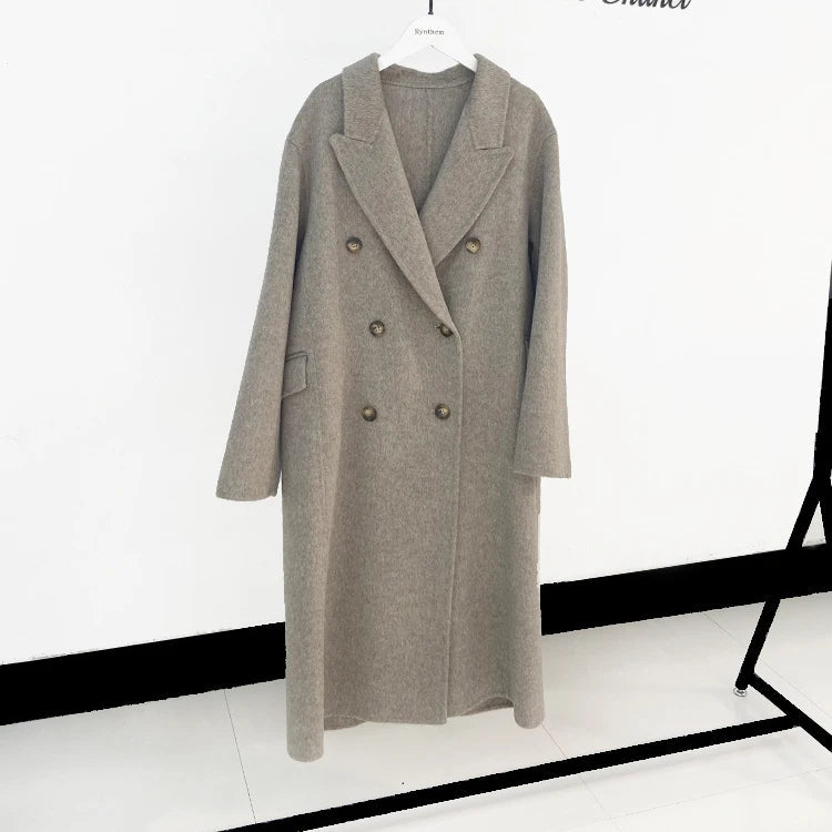 Elegantly Styled Coat for Everyday Wear