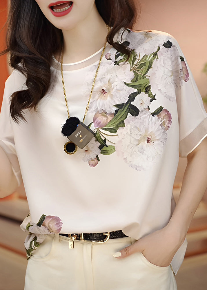 Well Tailored Blouse with a Graceful Silhouette