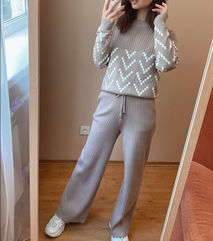 Polished Sweater with an Effortless Classic Look