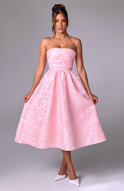 Classic Vintage Dress with a Flattering Fit