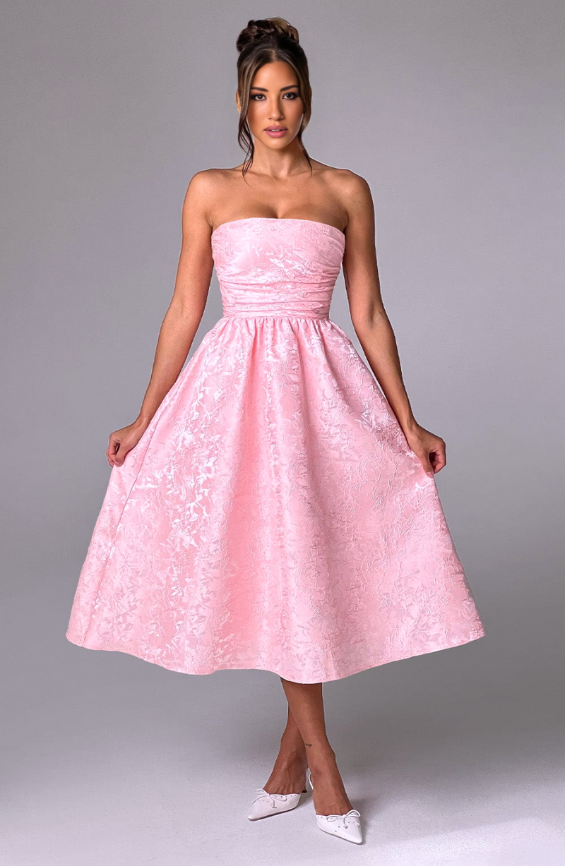 Classic Vintage Dress with a Flattering Fit