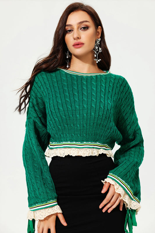 Well Tailored Sweater with a Graceful Silhouette