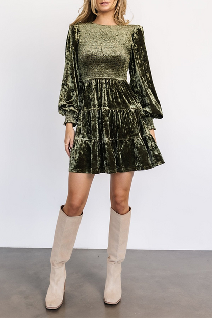 Beautifully Crafted Dress in a Classic Style