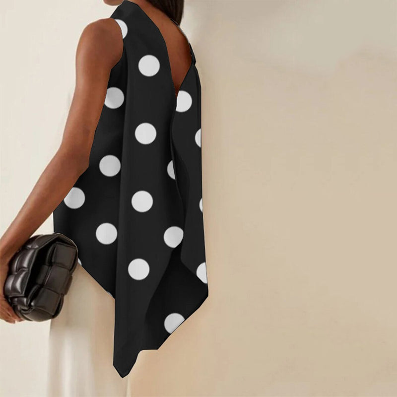 Well Tailored Top with a Graceful Silhouette