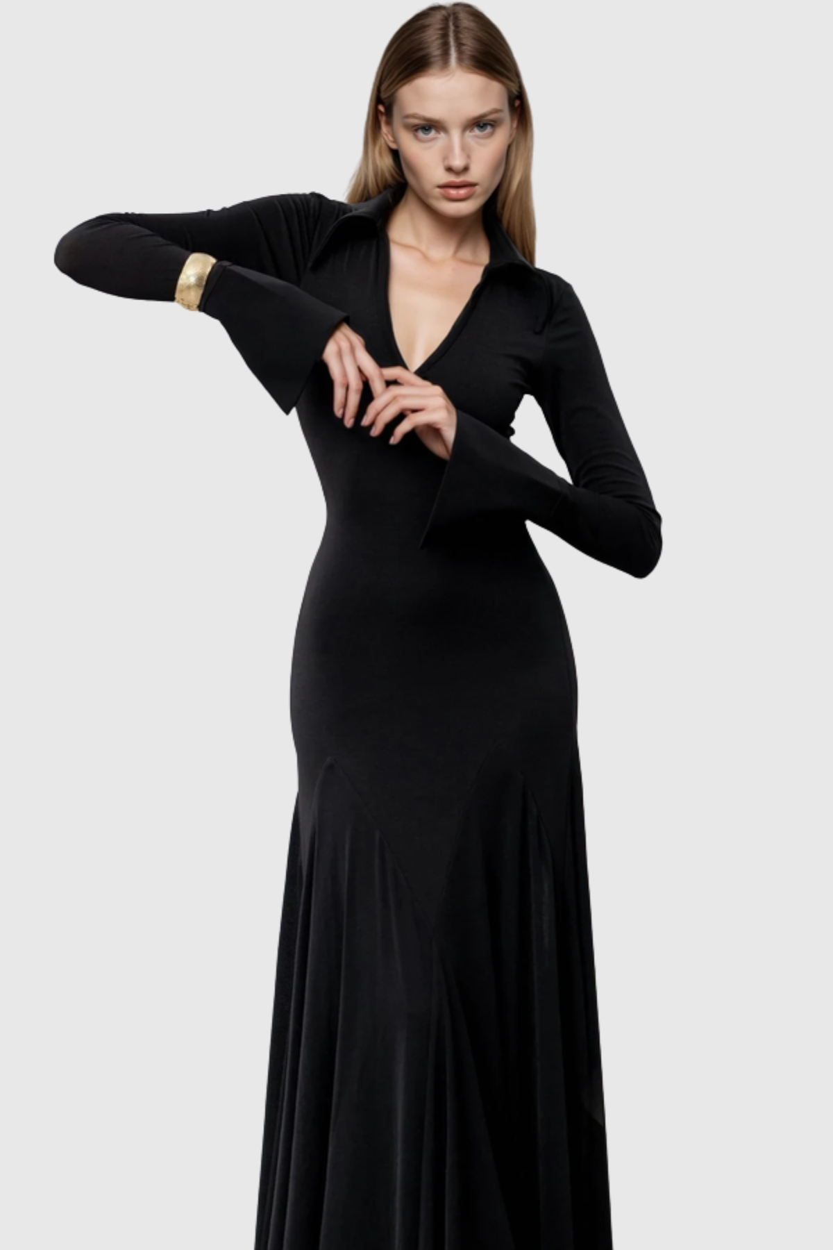 Beautifully Finished Dress in a Timeless Design