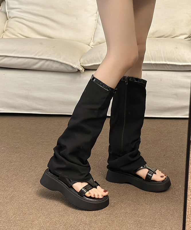 Effortlessly Elegant Boots with a Timeless Design