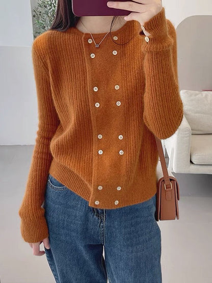 Effortlessly Elegant Cardigan with a Timeless Design
