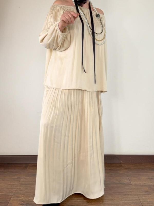 Effortlessly Elegant Garment with a Timeless Design