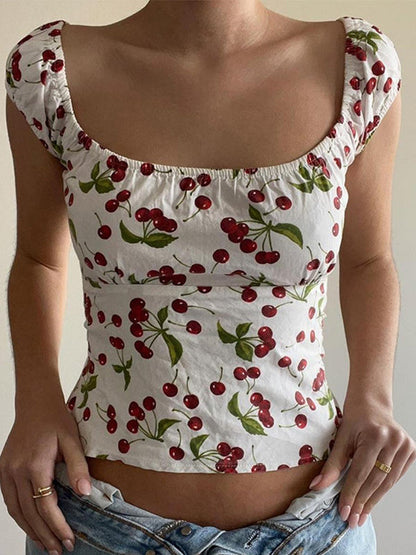 Well Tailored Top with a Graceful Silhouette