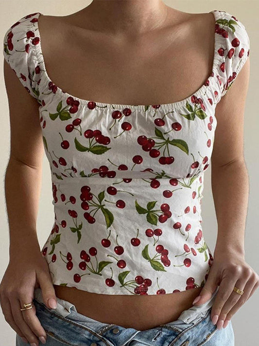 Well Tailored Top with a Graceful Silhouette