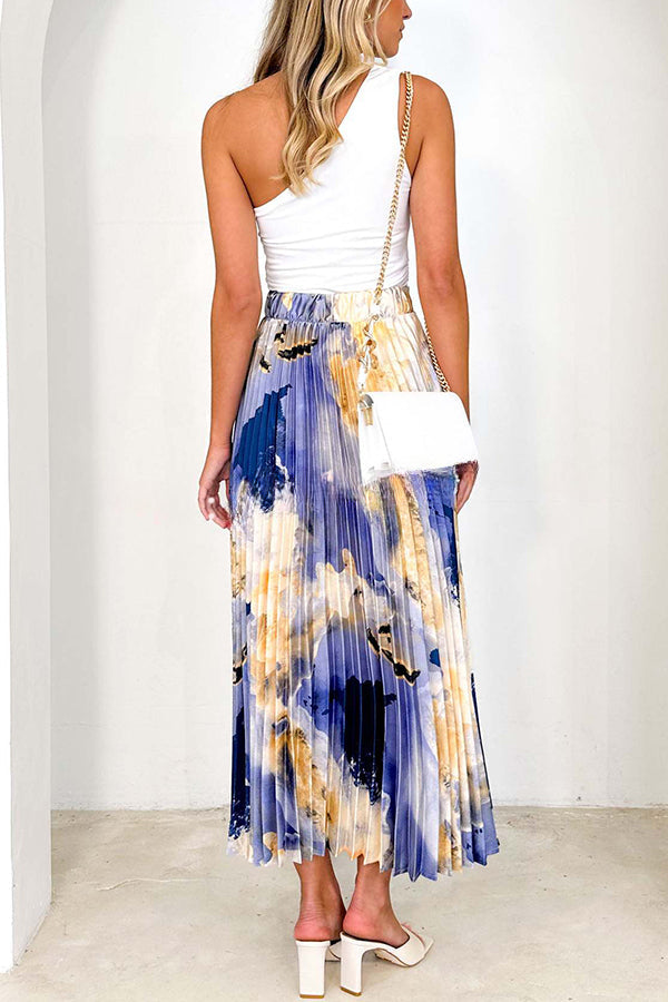 Effortlessly Elegant Garment with a Timeless Design