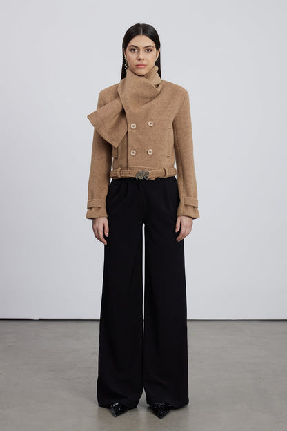 Well Tailored Jacket with a Graceful Silhouette